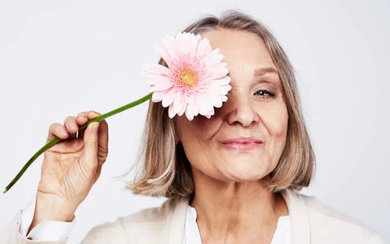Does ageing causes dark eye circle?